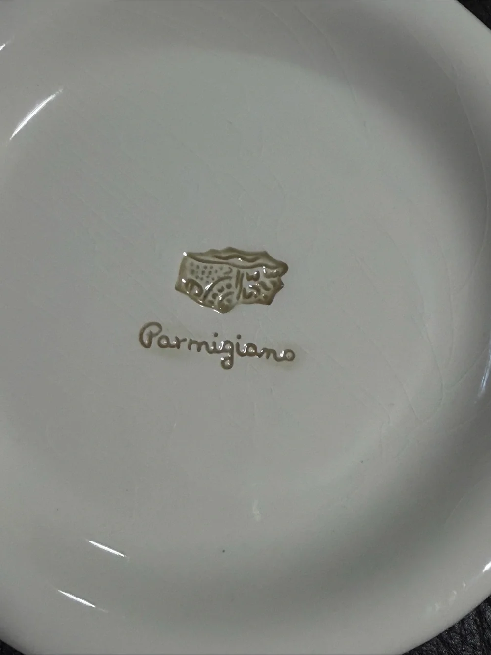 Williams Sonoma Cream Appetizer Plates Gift Box with six plates.